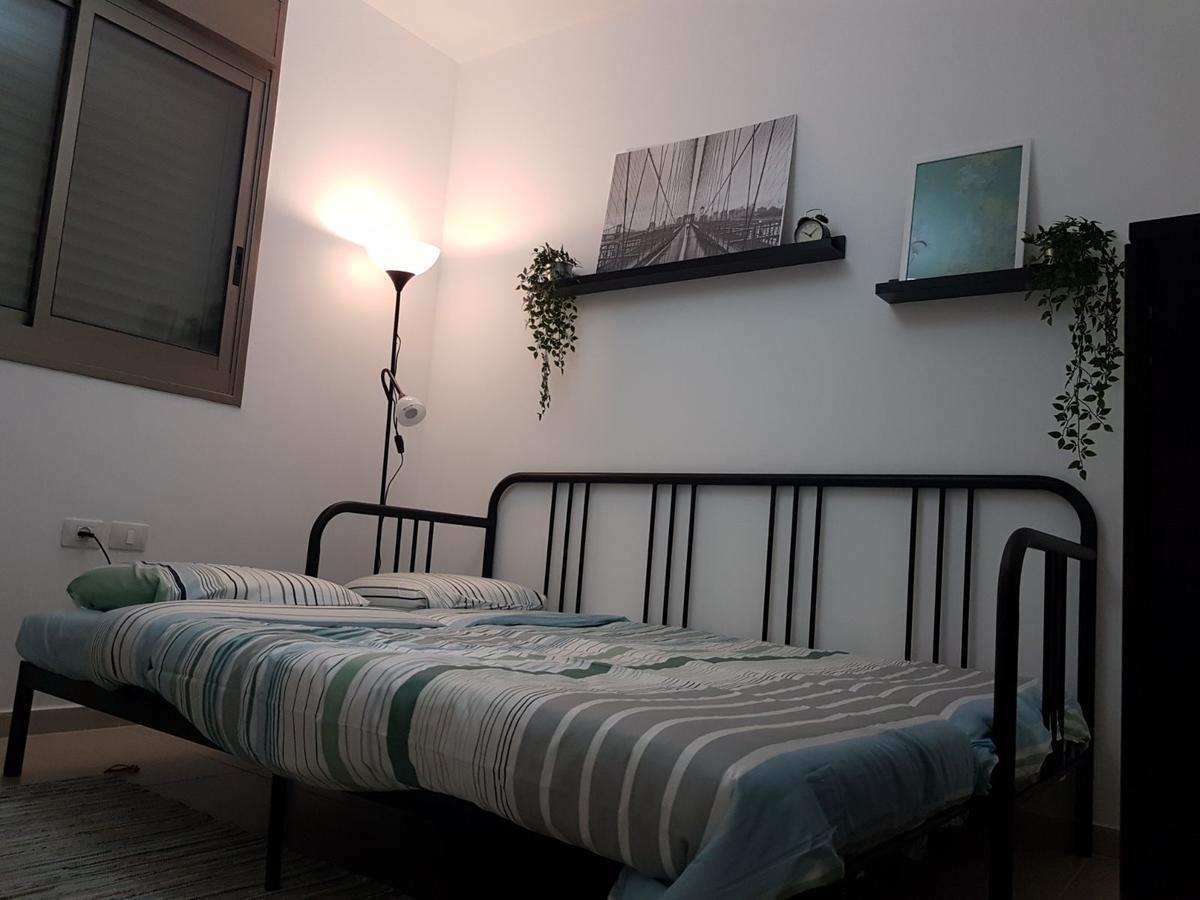 Private Bed/Bathroom In 네타니아 외부 사진