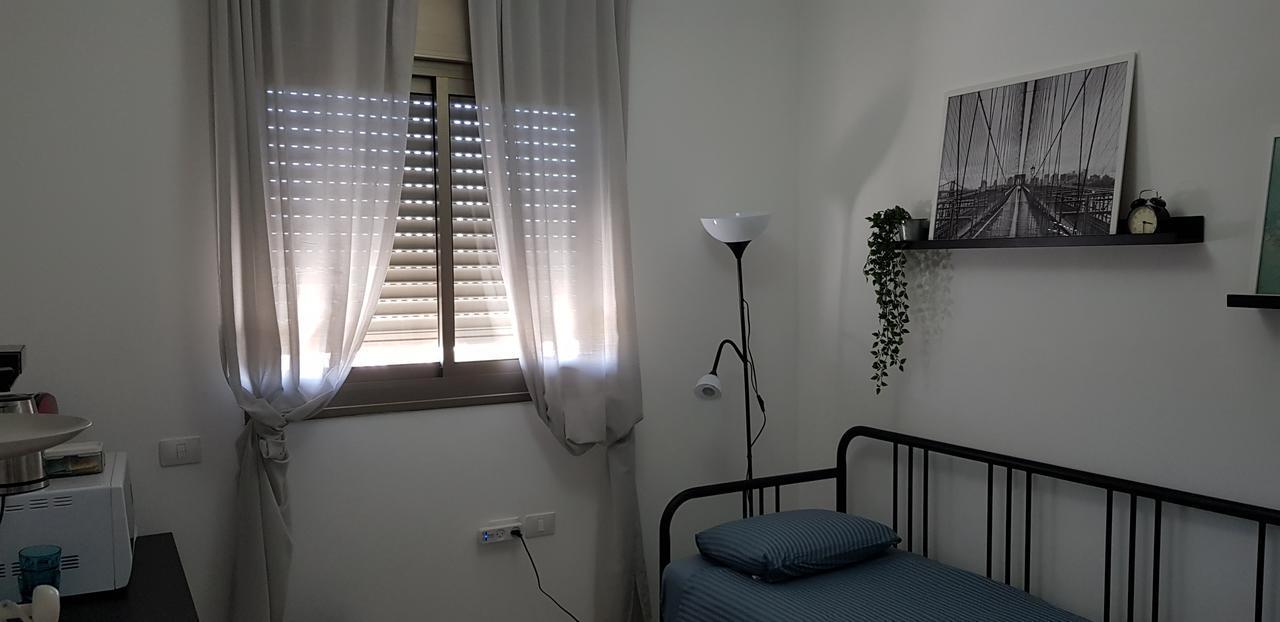 Private Bed/Bathroom In 네타니아 외부 사진