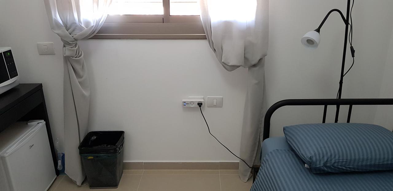Private Bed/Bathroom In 네타니아 외부 사진