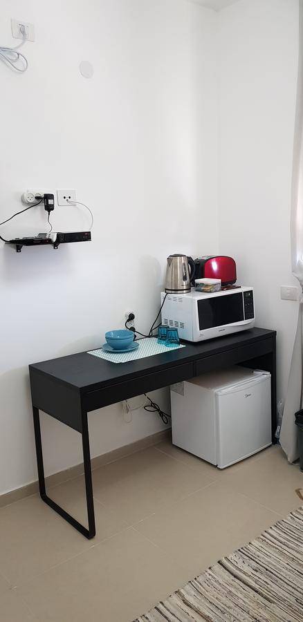 Private Bed/Bathroom In 네타니아 외부 사진