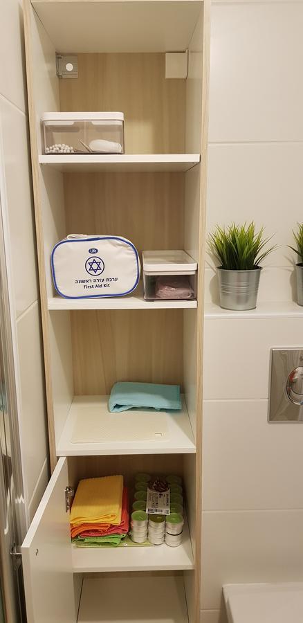 Private Bed/Bathroom In 네타니아 외부 사진